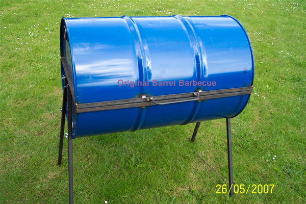 Original Barrel Barbecue in closed position